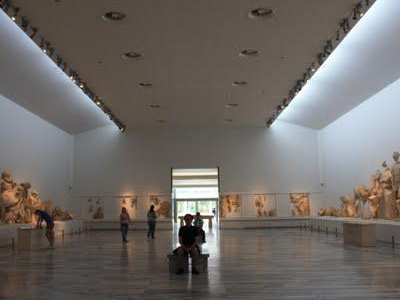 Γραμμή επικοινωνίας για την ληστεία στο Μουσείο Oλυμπίας Γραμμή επικοινωνίας για την ληστεία στο Μουσείο Oλυμπίας