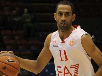 «Τέλος» από την Αρμάνι ο Νίκολας