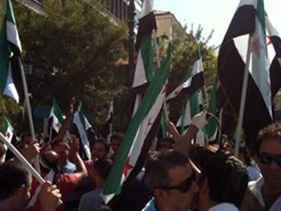 Συγκέντρωση Σύρων και Κούρδων στην πλ. Κλαυθμώνος