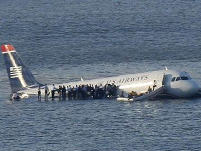 Σε δημοπρασία το αεροσκάφος του ποταμού Χάντσον