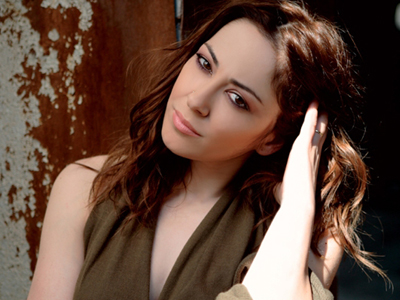 Η Μελίνα Ασλανίδου στο Βεάκειο Θέατρο