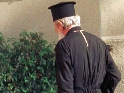 Ζητούσε χρήματα για να τελέσει τρισάγια!