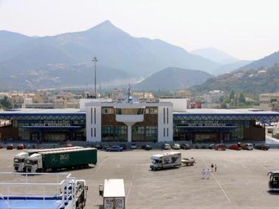 Βλάβη στον καταπέλτη η «Αγία Ειρήνη»