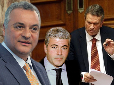 Tρεις υπέρ Κασιδιάρη