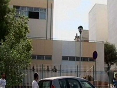 Σοβάς έπεσε πάνω στους μαθητές