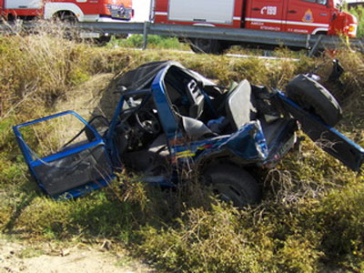 Εκσφενδονίστηκε το τζιπ από το οδόστρωμα