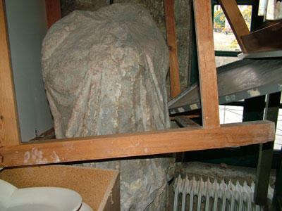 Παρατημένο άγαλμα των κλασικών χρόνων