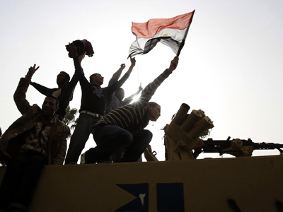 Εγκλωβισμένοι στο αεροδρόμιο του Καΐρου 20 Έλληνες τουρίστες