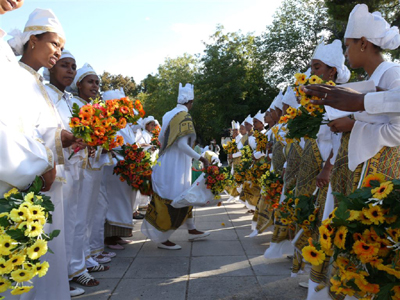Συμβαίνουν δίπλα μας