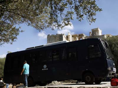 Οι αρχαιολόγοι καταγγέλλουν τα έκτροπα και προαναγγέλλουν κινητοποιήσεις