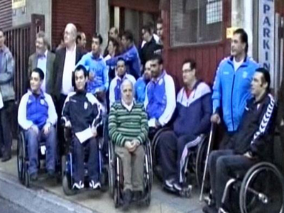 Παραολυμπιονίκες συναντώνται με τον υπουργό Πολιτισμού – κλειστή η οδός Μπουμπουλίνας