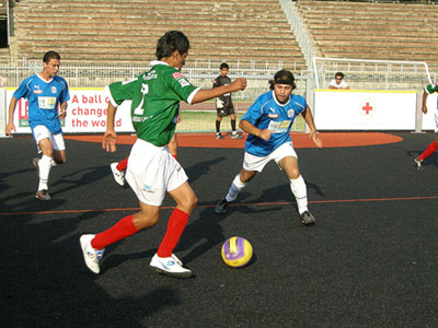 Όνειρα επί χόρτου για την ομάδα ποδοσφαίρου των Αστέγων
