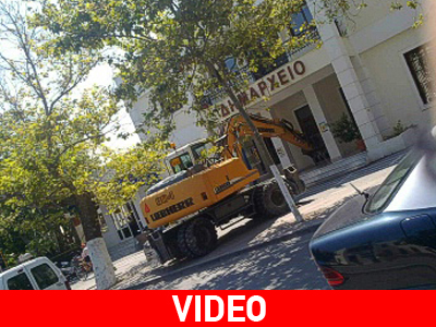 Τον μήνυσαν γιατί απέκλεισε το δημαρχείο