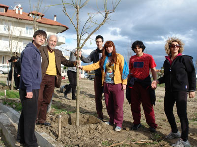 «Υιοθέτησαν» 39 δέντρα και ανέλαβαν την φροντίδα τους