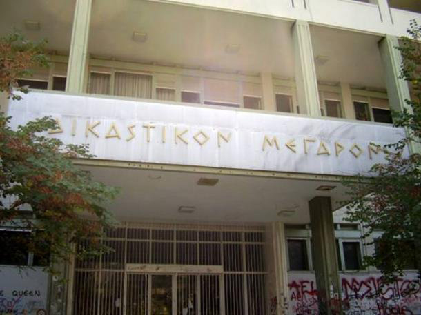 Συνεχίζεται η δίκη των ανηλίκων στη Λάρισα