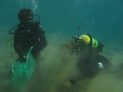 Θα καθαρίσουν τον βυθό στη Μαρίνα Λαυρίου