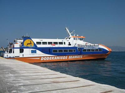 Τους έσωσε το καταμαράν