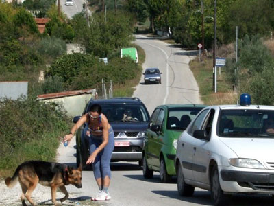 Έτρεξε μαζί με τον σκύλο της