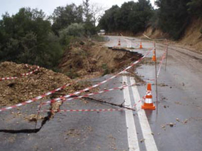 Μεγάλες ζημιές στο οδικό δίκτυο της Πρέβεζας