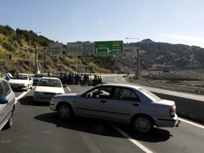 Παρέσυρε τέσσερις και σκότωσε δύο στην Εγνατία Οδό