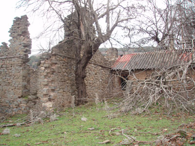 Ετοιμόρροπα κτίρια «απειλούν» τους Καλύμνιους