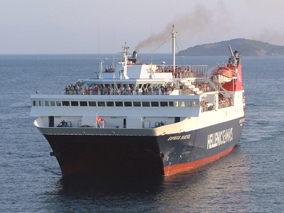 Με μηχανική βλάβη το «Εξπρές Σκιάθος»