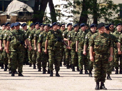 Ο ταξίαρχος τσιγκουνεύεται την άδεια Ο ταξίαρχος τσιγκουνεύεται την άδεια