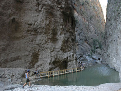 Καταστρέφεται το φαράγγι της Αγίας Αναστασίας