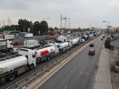 Κλειστή η Λ. Καβάλας προς Αθήνα και προς Κόρινθο στην Μαγούλα
