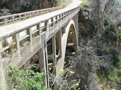 Καταρρέει το γεφύρι στα Ρεβελέικα Ηλείας