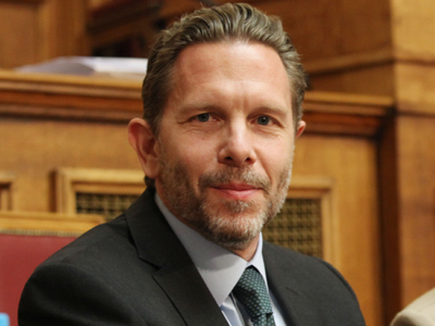 Οι αρχαιολόγοι κατά Γερουλάνου