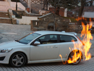 Έβαλαν φωτιά σε Ι.Χ.