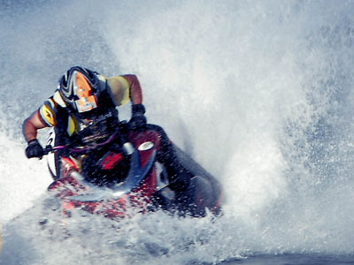 Λάτρεις των τζετ σκι οι κλέφτες