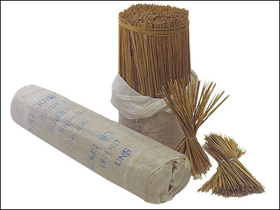 Σούβλισαν σκύλο ζωντανό με 70 καλαμάκια!