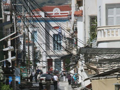 Ξεκίνησε η υπογειοποίηση των καλωδίων στην Άνδρο