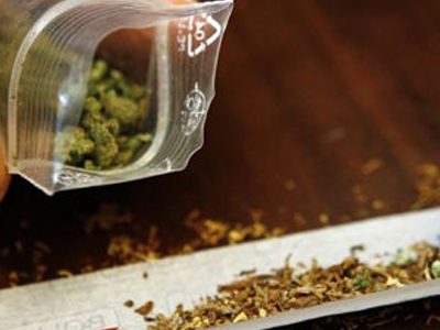 Συνελήφθησαν για μικροποσότητα κάνναβης