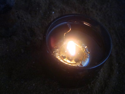 Έκλεψαν 200 καντήλια από νεκροταφείο στην Ηλεία