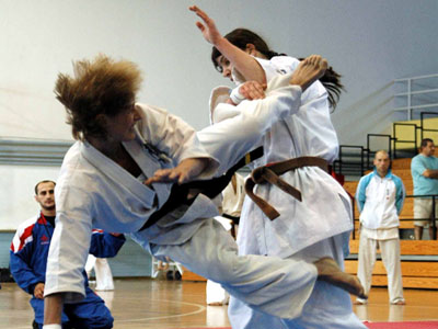 Στη μάχη για ένα ραντεβού