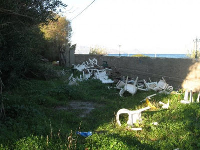 Καθαρίζουν το παλιό οινοποιείο στην Κω