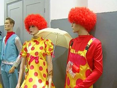 Έκθεση με καρναβαλικές στολές