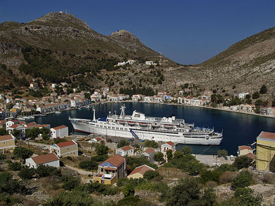 «Εφαρμόζω τον νόμο» δηλώνει η υπάλληλος του τελωνείου