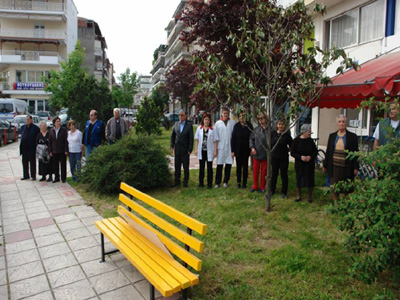 «Αφήστε τη γειτονιά μας στην ησυχία της!» «Αφήστε τη γειτονιά μας στην ησυχία της!»