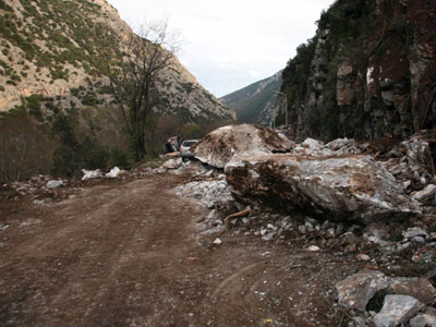 Καταρρέει ο δρόμος προς Αρχαία Πύδνα στη Μεθώνη