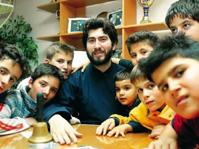 Παίζουν μπάλα για τα παιδιά της «Κιβωτού του Κόσμου»