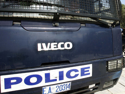 Περιέφεραν πέντε μέρες με κλούβα 72χρονο επαίτη με αλτσχάιμερ