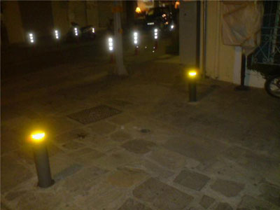 Έσπασε κολωνάκι για να περάσει το Ι.Χ. του