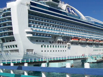 Ύποπτο κρούσμα σε κρουαζιερόπλοιο στον Πειραιά