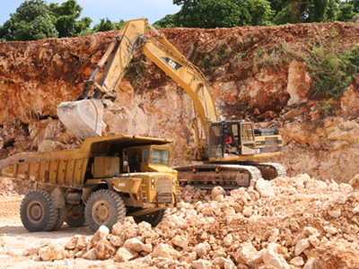 Κλείνουν τον δρόμο για να κάνουν ανατίναξη σε λατομείο