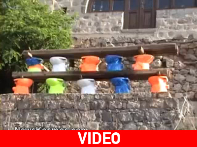 Στόλισε με λεκάνες για να διαμαρτυρηθεί