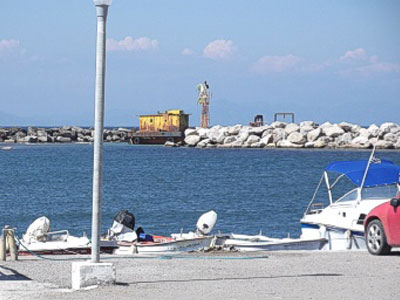 Παραμένουν αποκλεισμένοι από τα φύκια